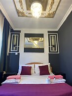 Petek Hotel