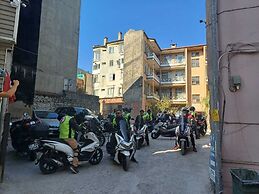 Petek Hotel