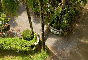 LA PONDEROSA Beach & Jungle Resort