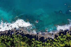 LA PONDEROSA Beach & Jungle Resort