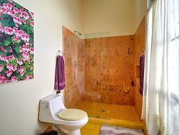 Casa Oasis Guest House and Spa