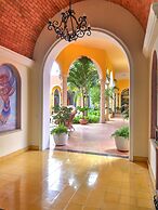 Casa Oasis Guest House and Spa