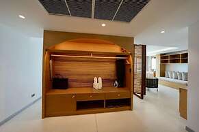 Elite Atoll Beachfront Hotel