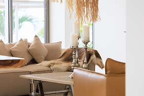 Elite Atoll Beachfront Hotel