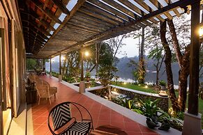 Periyar River lodge