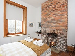 West Point Lynas Lighthouse Keeper's Cottage