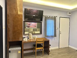 Metro Link Ratchada Hotel