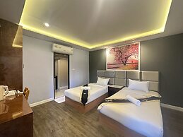 Metro Link Ratchada Hotel