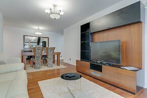 Ramos apartment by HRM