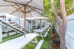Surf Inn Boutique Backpackers