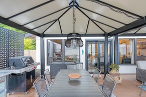 Oceanfront w/ Game Room, Fire Pit, Panoramic Views Angels Landing by A