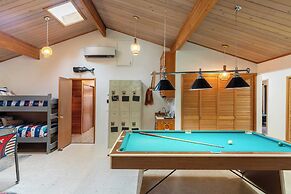 Oceanfront w/ Game Room, Fire Pit, Panoramic Views Angels Landing by A