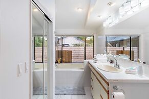 Oceanfront w/ Game Room, Fire Pit, Panoramic Views Angels Landing by A