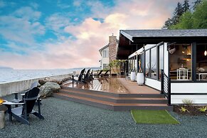 Oceanfront w/ Game Room, Fire Pit, Panoramic Views Angels Landing by A
