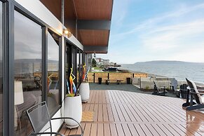 Oceanfront w/ Game Room, Fire Pit, Panoramic Views Angels Landing by A