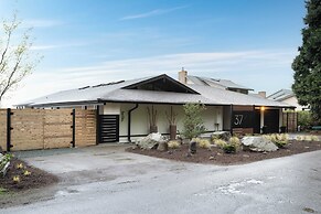 Oceanfront w/ Game Room, Fire Pit, Panoramic Views Angels Landing by A