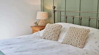 Host Stay Waterleap Cottage
