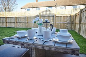 Host Stay Sunflower Cottage