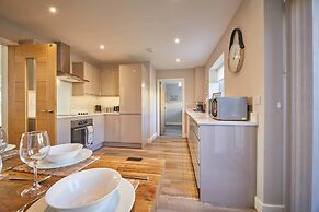Host Stay Sunflower Cottage
