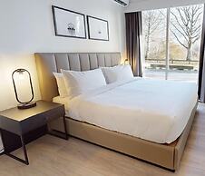Steveston Waterfront Hotel