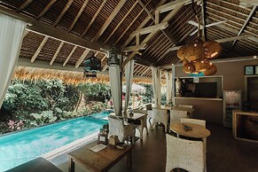Maylie Bali Villa & Bungalow