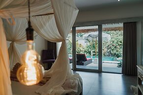Maylie Bali Villa & Bungalow