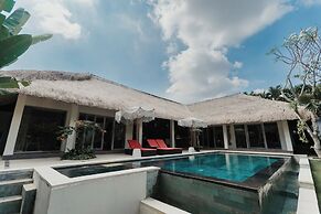 Maylie Bali Villa & Bungalow