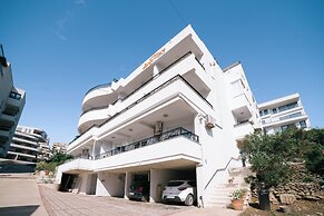 The Rooftop Apartment with Sea view