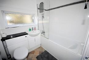 Get Away Home With Hot Tub Sleeps 6