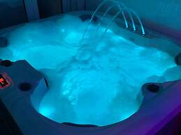 Get Away Home With Hot Tub Sleeps 6
