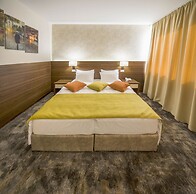 Hotel Marshal