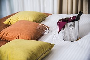 Hotel Marshal