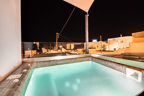 Tiara Suites