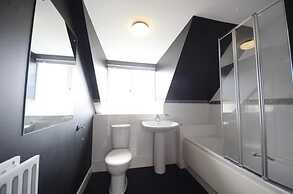 Stunning 5-bed House in Peterborough, Host 15 g
