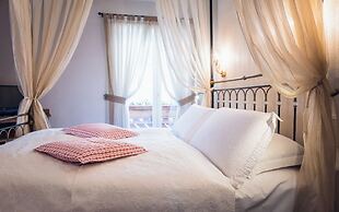Renato Hotel
