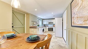 Host Stay Percy Cottage