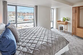Host Stay Coastal Townhouse