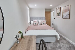 Host Stay Coastal Townhouse