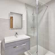Host Stay Coastal Townhouse