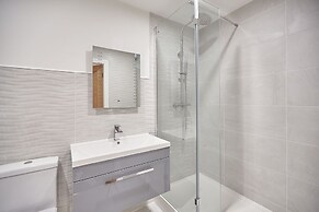 Host Stay Coastal Townhouse