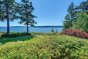 Cozy Langley Retreat: Water Views & Beach Access