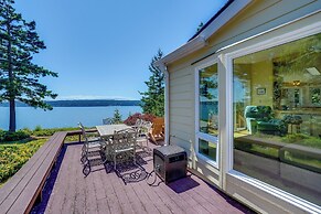 Cozy Langley Retreat: Water Views & Beach Access