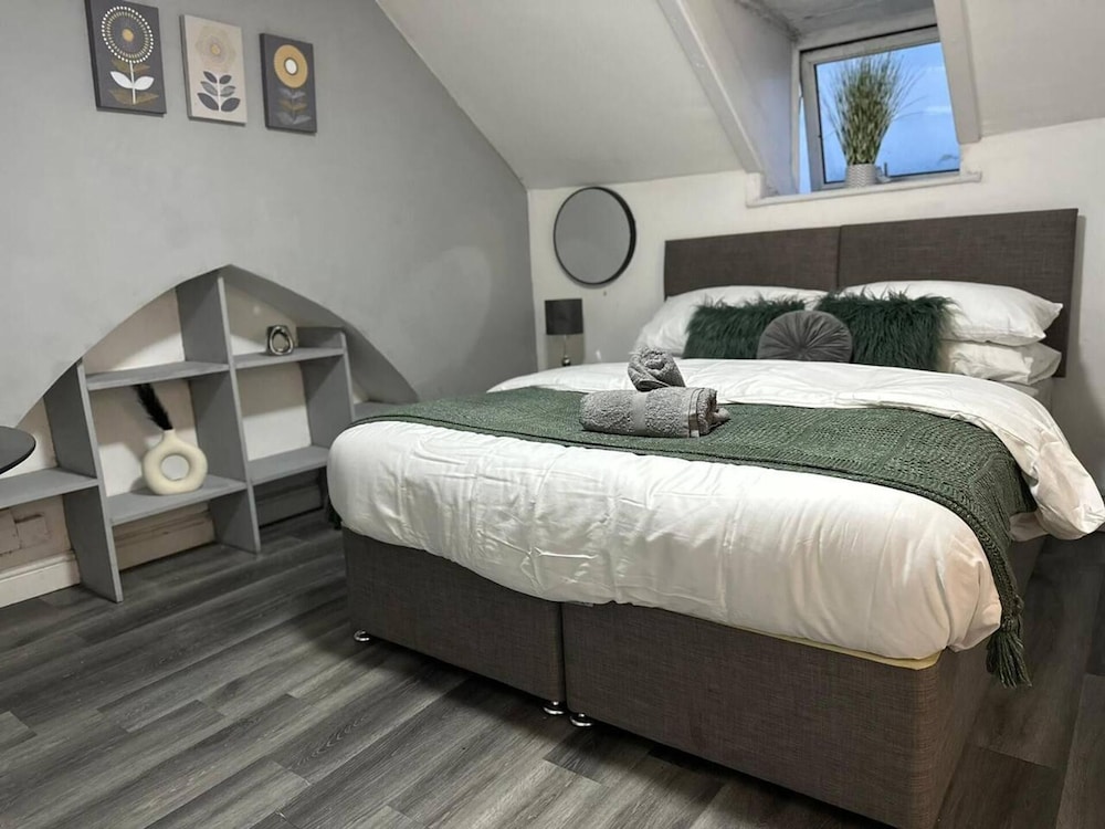 Studio - Sleeps 2 - Parking - Wifi