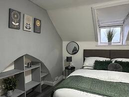 Studio - Sleeps 2 - Parking - Wifi
