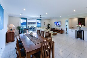 Poinciana Lodges -Ocean Views