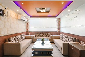 Fabhotel Mega Royal