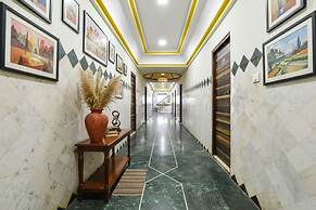 Fabhotel Crystal Inn Ii