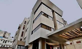 Fabhotel Prime Raajpath