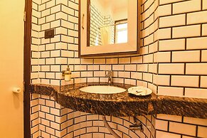 Fabhotel Prime Tiyara Inn