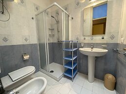 Precious Villa With Private Garden and Barbecue